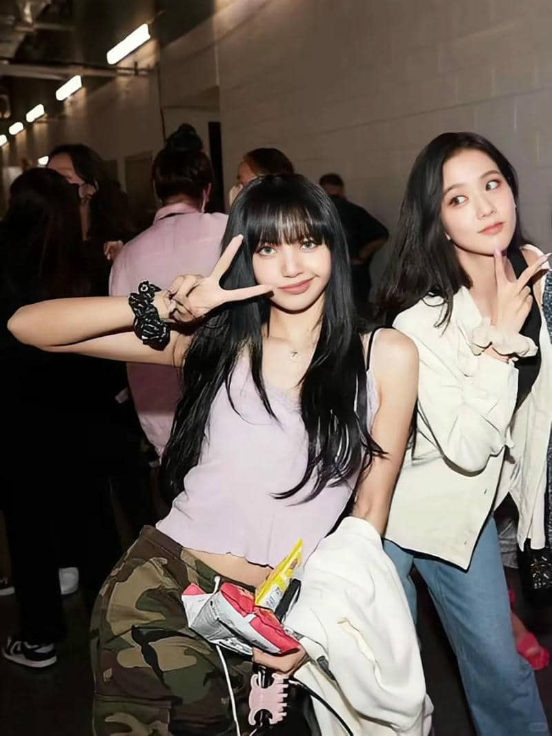 Lisa Manoban trong ảnh lisa cute, biểu cảm dễ thương