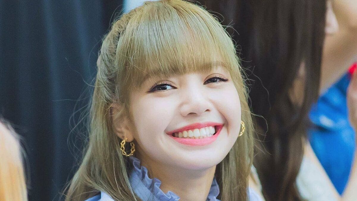 Lisa trong ảnh lisa cute, tươi tắn và rạng rỡ