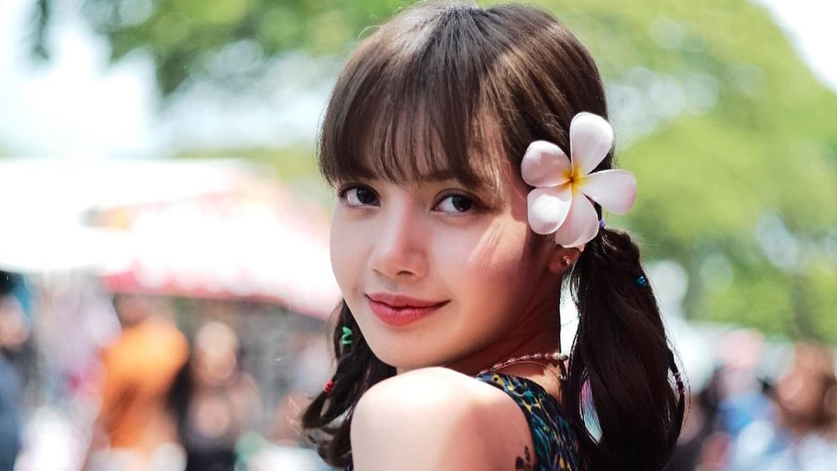 Lisa trong ảnh lisa cute với vẻ ngoài rạng rỡ