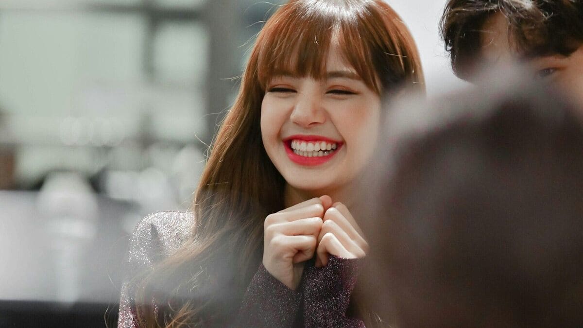 Lisa với ảnh lisa cute, rạng rỡ và xinh đẹp