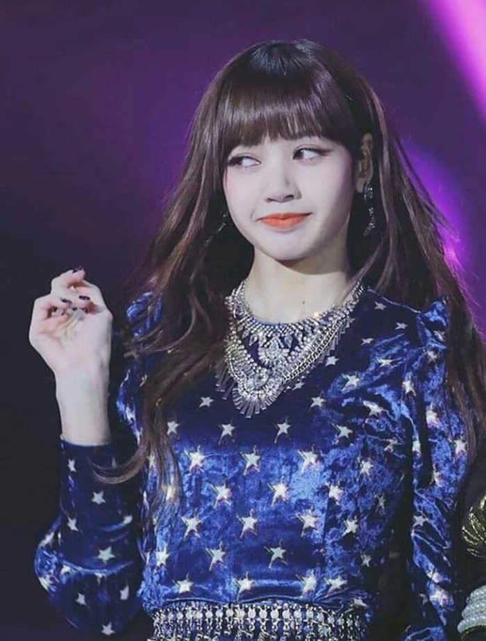 Lisa trong bức ảnh ảnh lisa cute xinh xắn và rạng rỡ