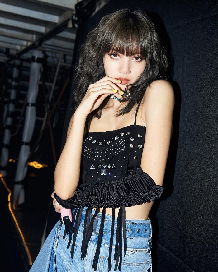 Lisa xinh đẹp trong ảnh lisa cute, rạng rỡ và đáng yêu