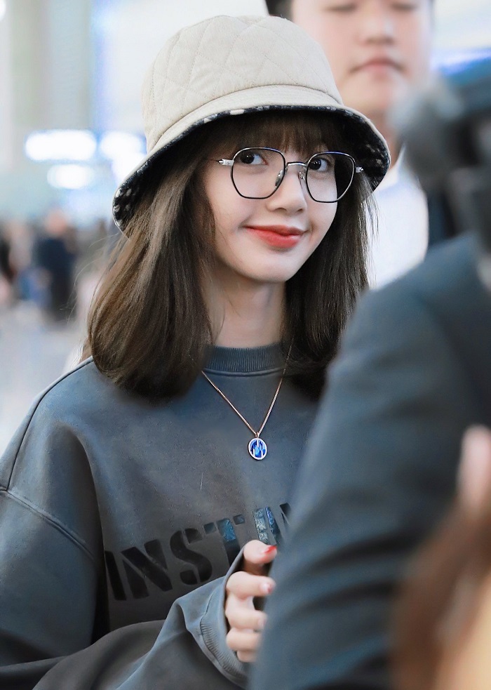 Ảnh Lisa cute với vẻ ngoài rạng rỡ