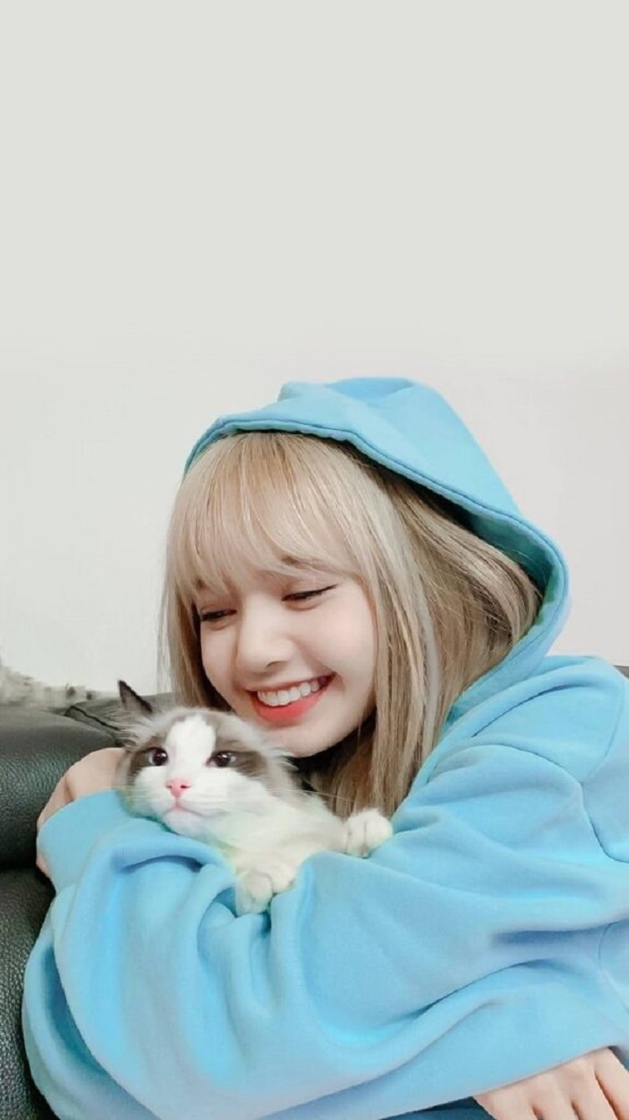 Ảnh Lisa cute với biểu cảm đáng yêu