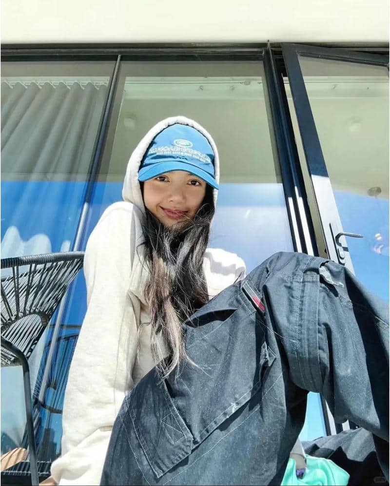 Ảnh Lisa cute với vẻ ngoài rạng rỡ