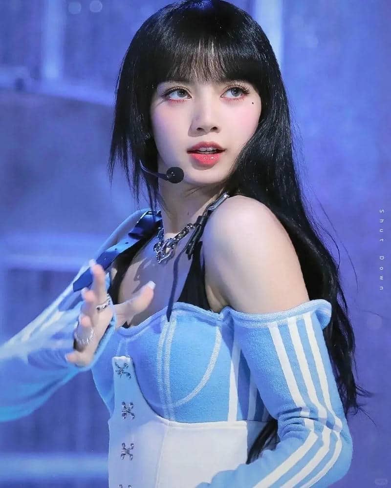 Ảnh Lisa cute, xinh xắn, đáng yêu.