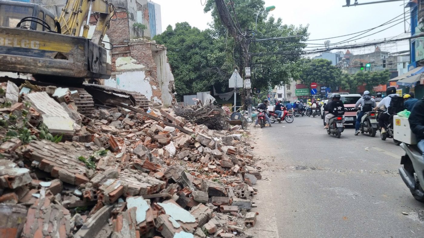 [Ảnh] Những ngày bụi phủ kín phố, người dân mong dự án sớm hoàn thành