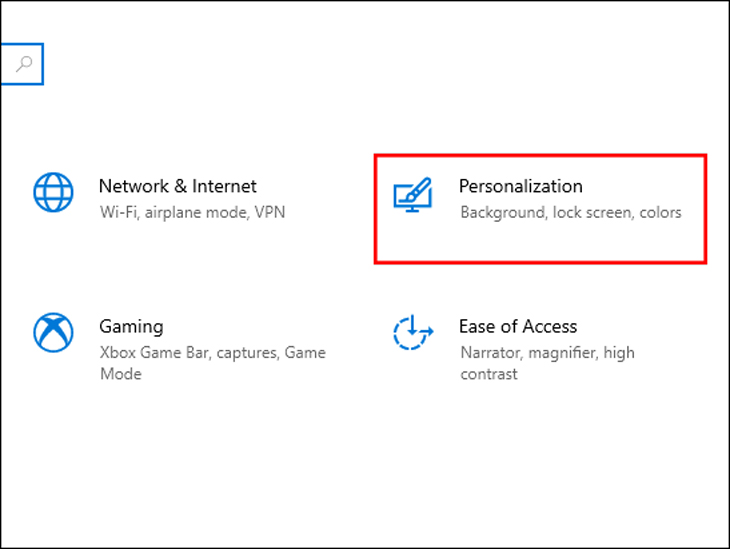 Nhấp chuột phải của bạn lên màn hình desktop chọn Personalize.