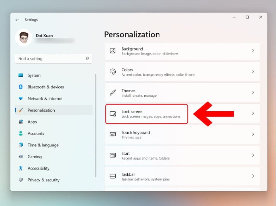 Nhấp chuột phải của bạn lên màn hình desktop chọn Personalize.