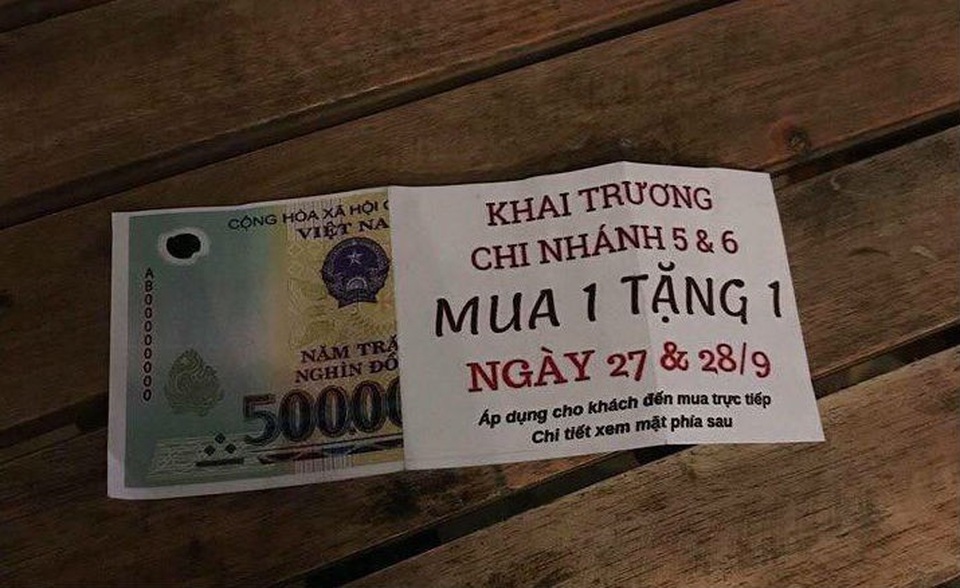 Mặt sau của quảng cáo