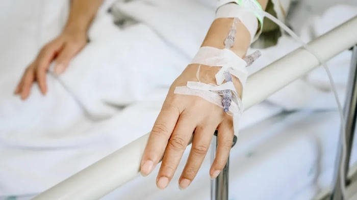 Hình ảnh bệnh nhân truyền nước biển