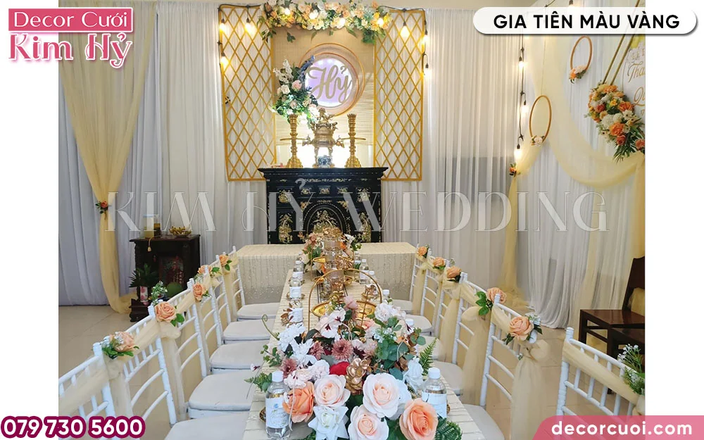 Mẫu gia tiên lễ đính hôn màu vàng giá tiết kiệm