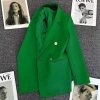 Mặc blazer mỏng hơn dự tính, cảm giác nhẹ nhàng nhưng vẫn giữ được vẻ chuyên nghiệp suốt cả ngày