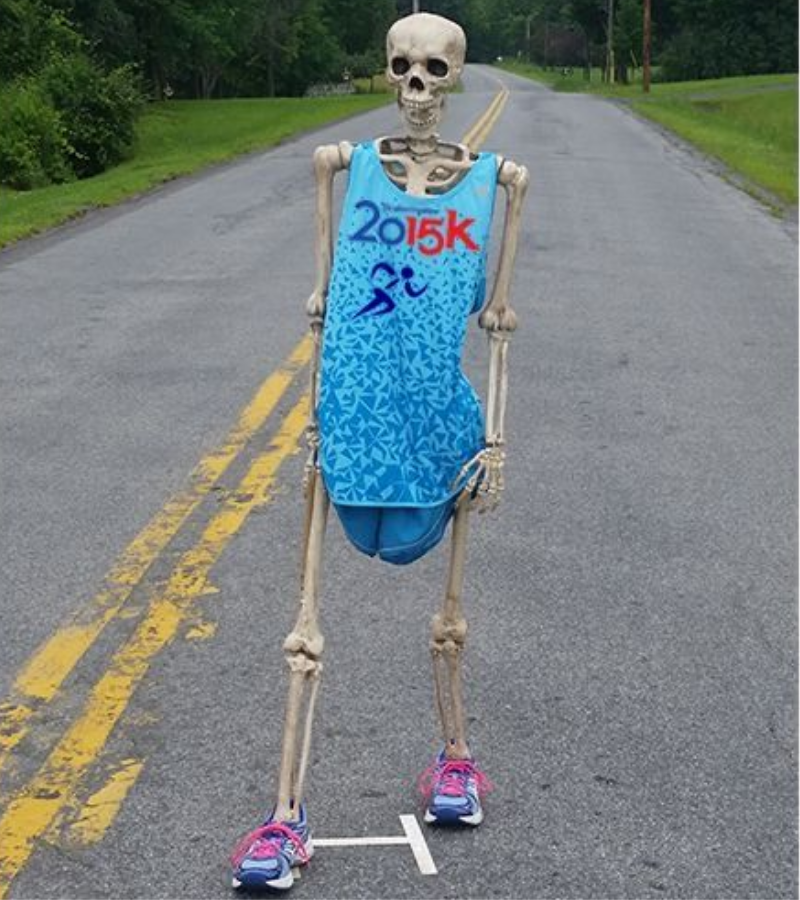 Skeleton chạy bộ