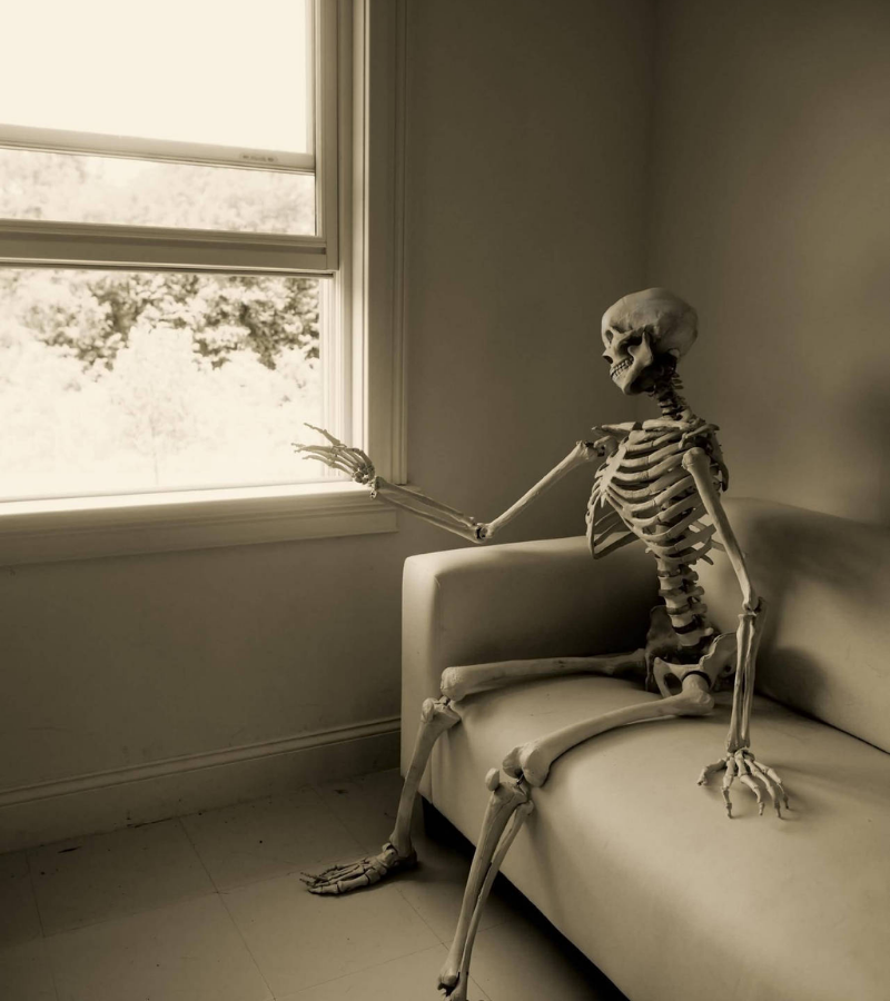 Skeleton chờ người thương