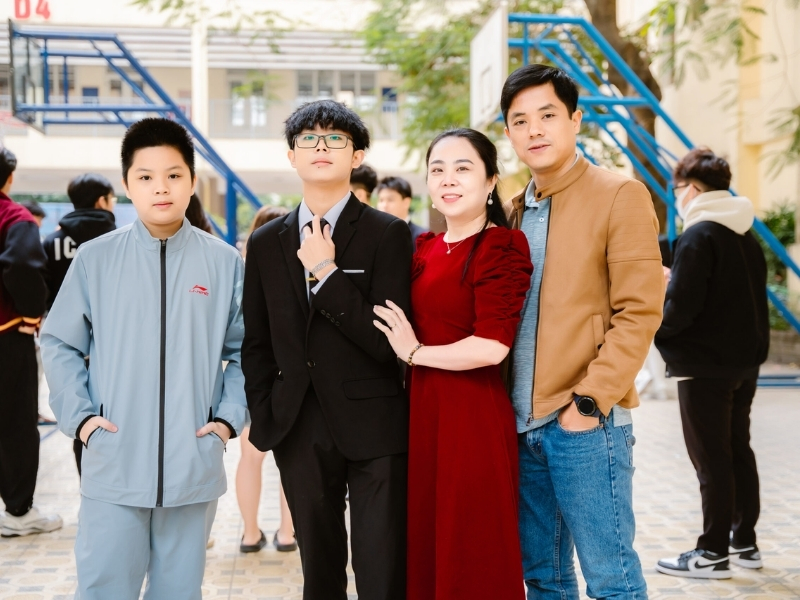 mặc gì đi chụp ảnh kỷ yếu cùng con