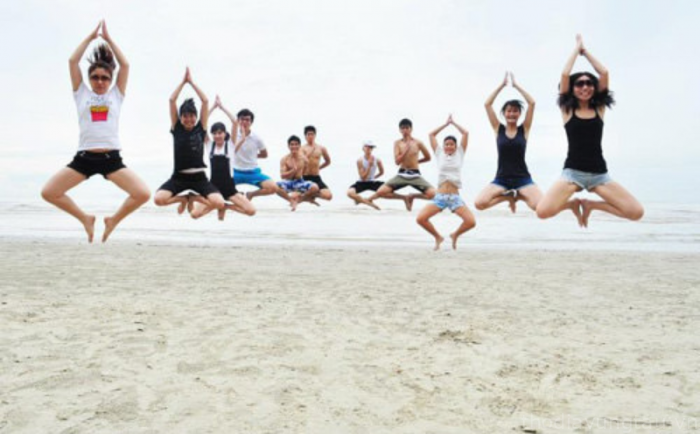 chup anh kieu nhay ech tren khong trung