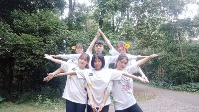 chup anh nhom xep hinh ngoi sao
