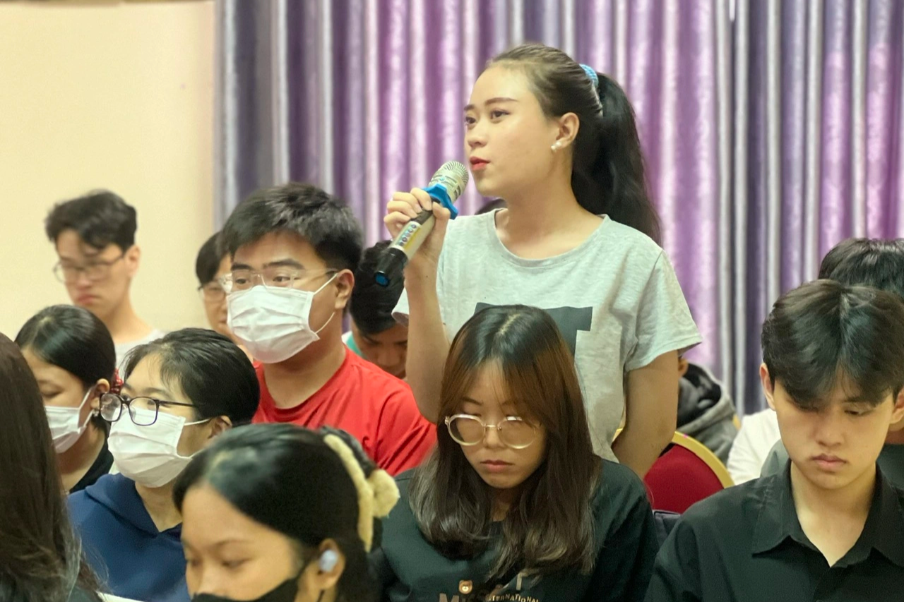 Sao con trai mặc váy lại bị... cười cợt, kỳ thị? - 1
