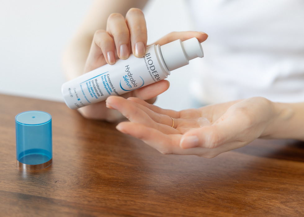 Serum dưỡng ẩm bioderma mua gì ở hiệu thuốc Pháp