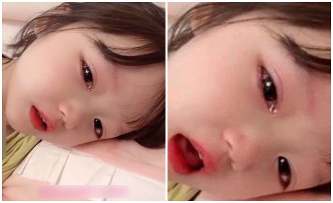 Bé gái xinh đẹp bật khóc: "Con mệt mỏi lắm rồi!" vì mẹ bắt học đủ môn năng khiếu từ piano đến khiêu vũ, mẫu nhí...