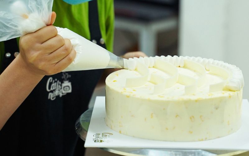 Viết gì lên bánh sinh tặng bạn thân cho thật ý nghĩa và hài hước?