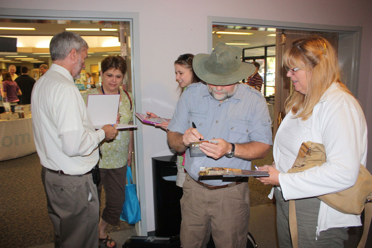 signing-autographs