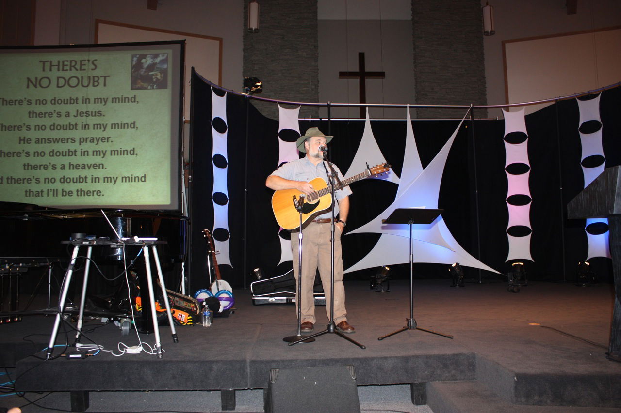 buddy-sings-2