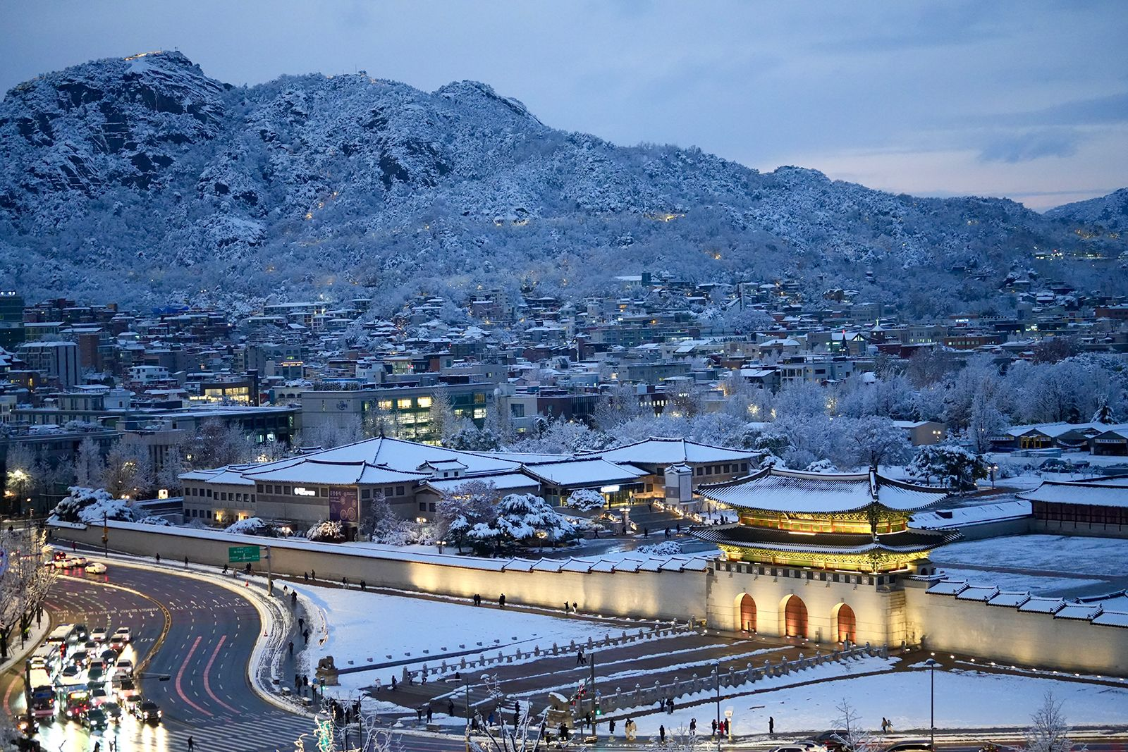 Top 7 điểm check-in Seoul mùa đông đẹp lung linh dành cho giới trẻ 2025