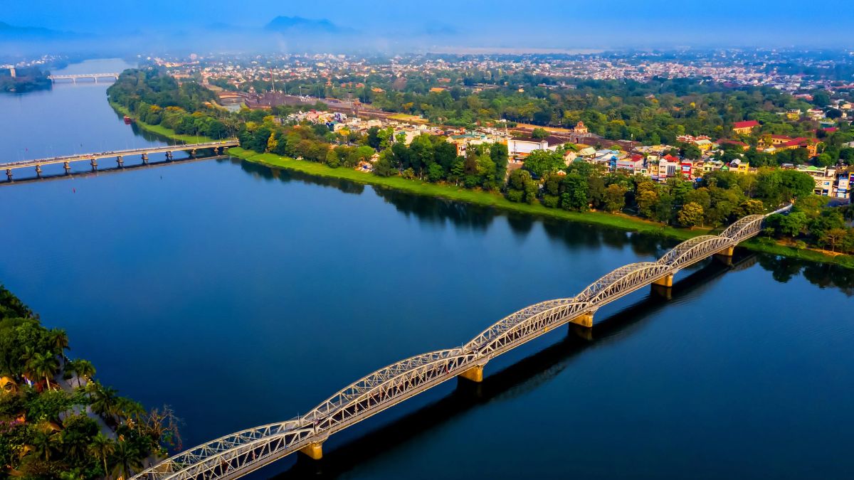 Huế thuộc miền nào? Tìm hiểu nét đẹp cổ kính của Huế