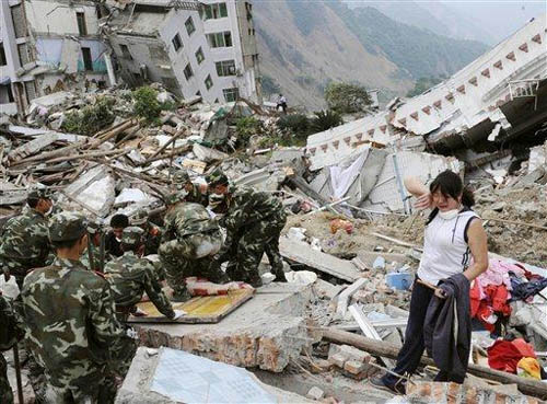Nguyên nhân nào gây ra động đất, sóng thần?