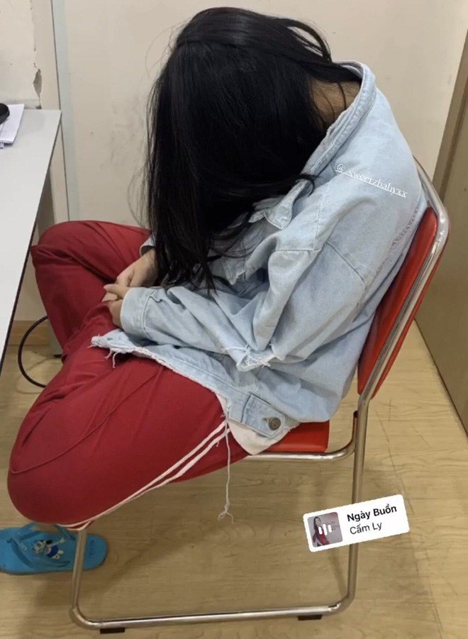 Phương Mỹ Chi từng có thời gian giảm cân theo cách phản khoa học như nhịn ăn, chỉ uống nước trong suốt 1 tuần khiến sức khoẻ sa sút trầm trọng. Cô bạn cho biết dù đi học nhưng nghe giảng thì ít, nằm ở phòng y tế thì nhiều vì lỗ tai lùng bùng, không tập trung nghe giảng.