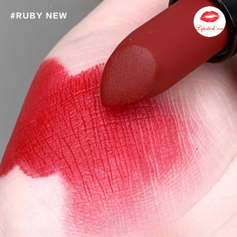 Son MAC 935 Ruby New Màu Đỏ Thuần – Powder Kiss Lipstick