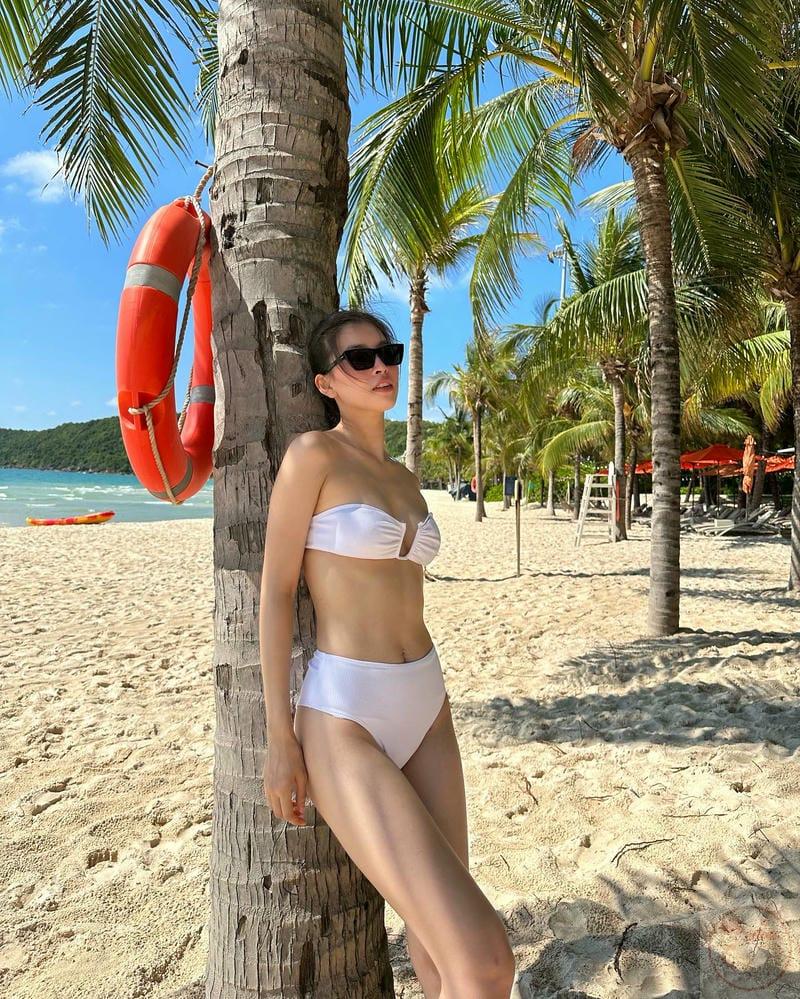 Tiểu Vy bikini 6