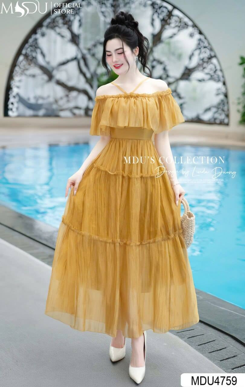Phối đồ váy maxi và áo hở lưng cho ảnh chụp sau lưng nữ tóc ngắn