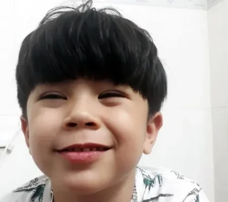 Kiểu tóc Bowl Cut (tóc nồi) cho bé
