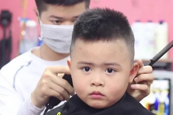 Kiểu tóc Buzz Cut (húi cua) cho bé