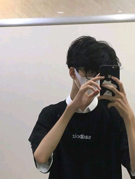 Hình ảnh trai đẹp 2k9 che mặt cute