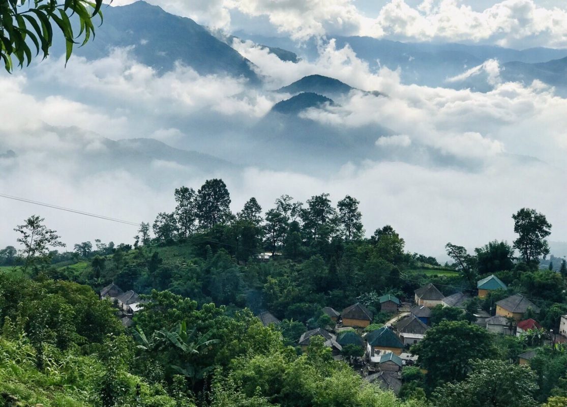 Mùa về đẹp một vùng trời mây