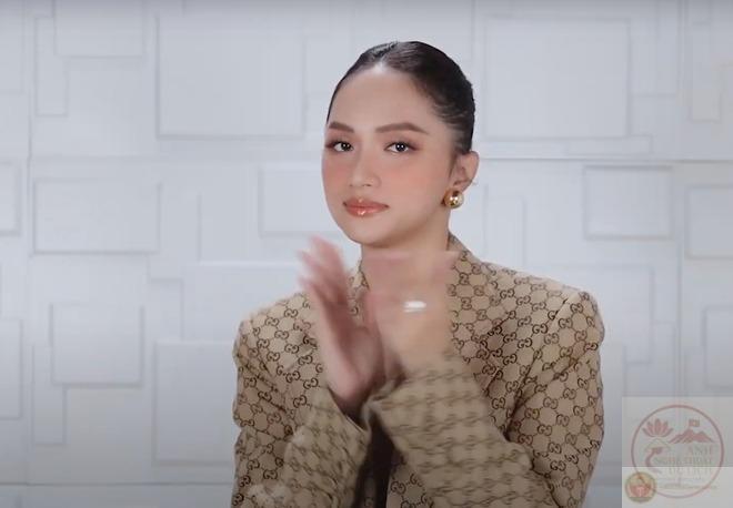 Ảnh vui vỗ tay, pha biểu cảm khó đỡ.