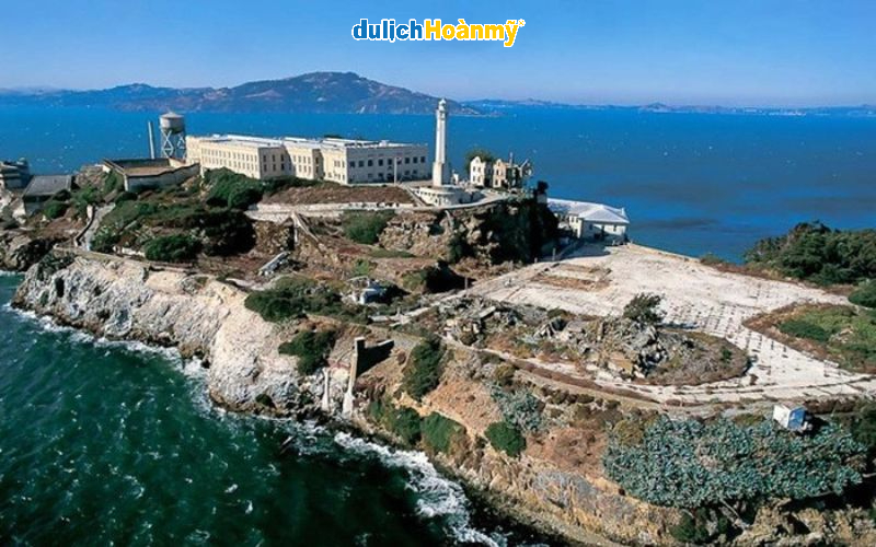 Đảo Alcatraz hay còn gọi là "The Rock"