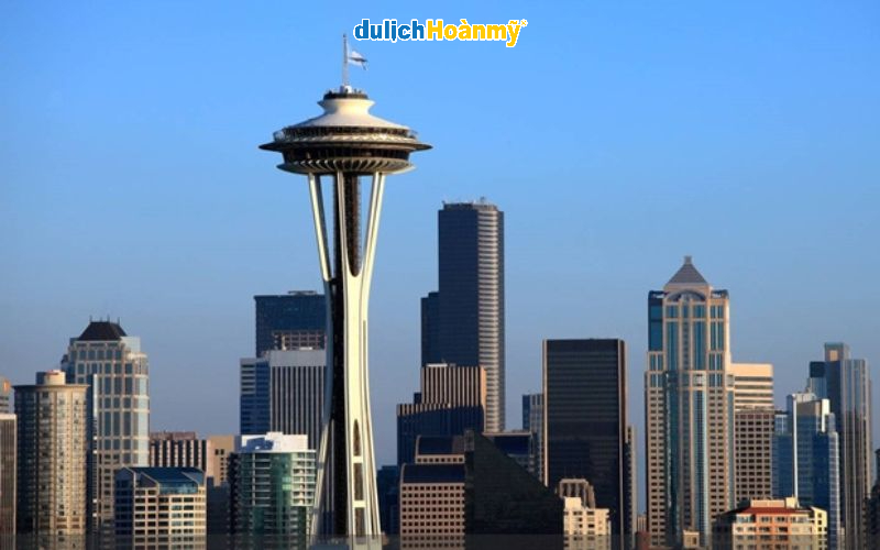 Tòa tháp Space Needle là biểu tượng của Seattle
