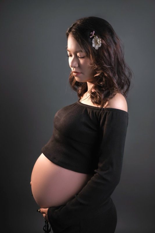 Gái xinh TPHCM đẻ 7 con, có em bé tóc xoăn da đen, diện mạo khác hẳn bố mẹ, bác sĩ thốt lên: Quá đẹp!