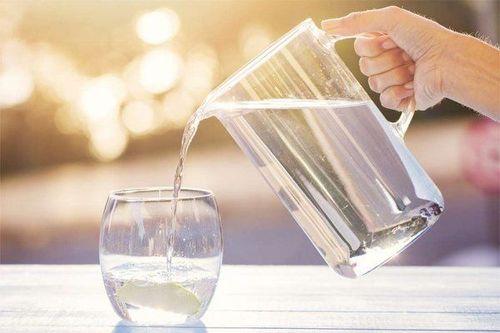 Kết hợp dùng đồ uống không chứa calo để kiểm soát cảm giác thèm ăn