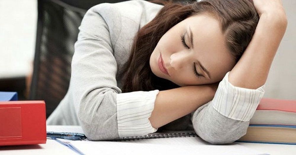 Thời gian đầu áp dụng chế độ nhịn ăn có thể khiến bạn đuối sức và mệt mỏi