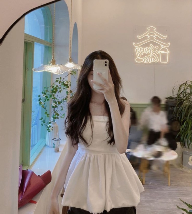 Chụp ảnh ở trước gương