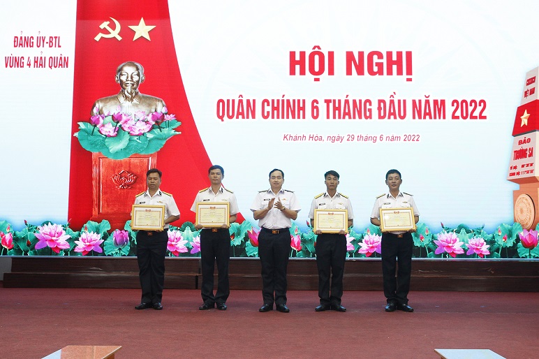 Vì đại dương xanh, vì hòa bình, an toàn, phát triển bền vững (*)