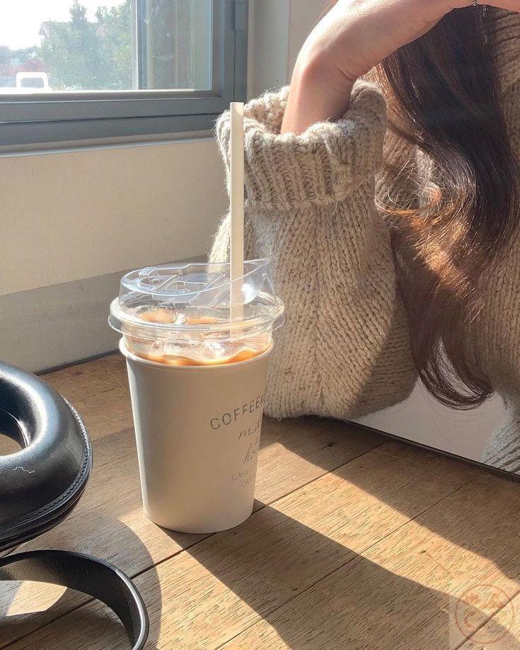 Ảnh ngồi uống nước chill