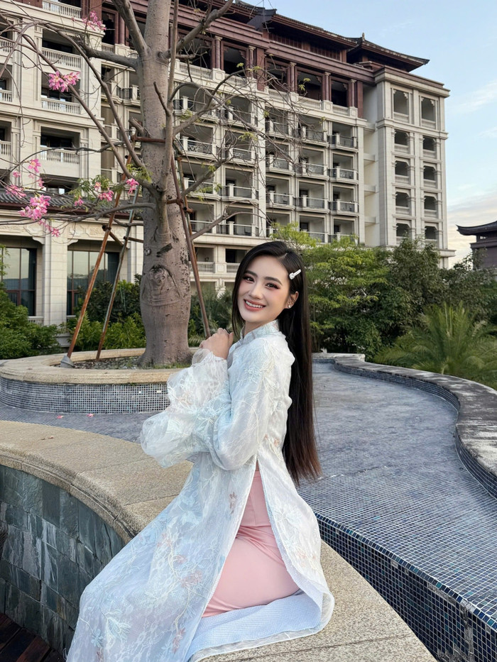 Hoa hậu Ý Nhi gây bất ngờ với hình ảnh “gái đảm” tất bật dọn nhà, nấu nướng ngày cận Tết- Ảnh 3.