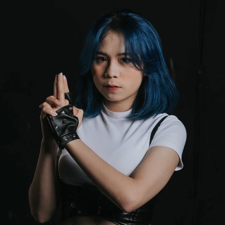Cái tên Mèo Simmy được biết đến nhiều hơn khi tham gia MV Rap Hero Đại chiến Free Fire cách đây không lâu. Cô nàng cũng có màn trình diễn ấn tượng trên sân khấu chung kết Đấu Trường Sinh Tồn Mùa Xuân 2021